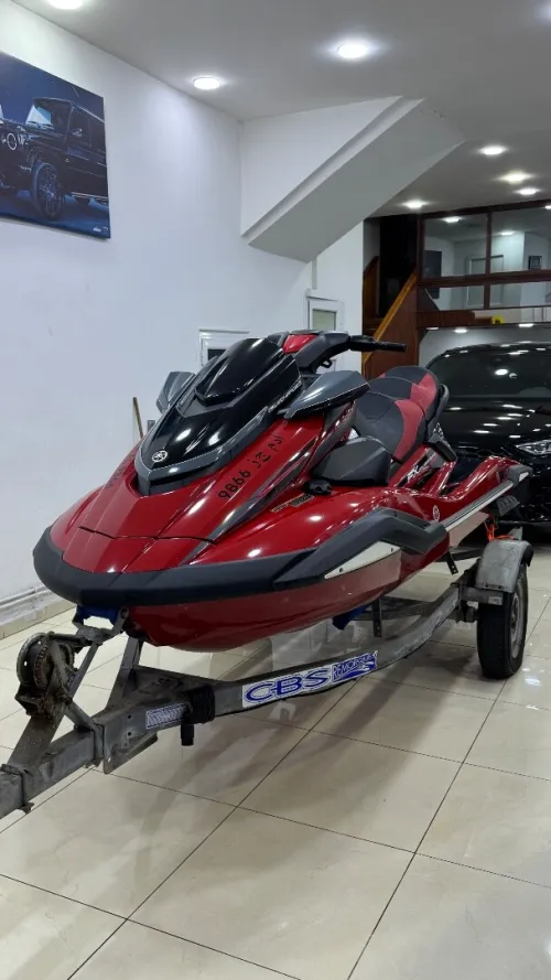 Jet ski