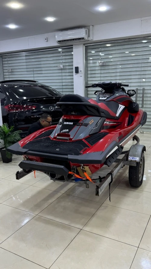 Jet ski