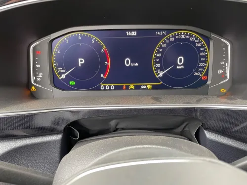 Volkswagen Tahru 2025 XR foll option