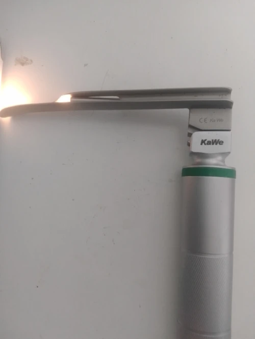 laryngoscope avec deux lames