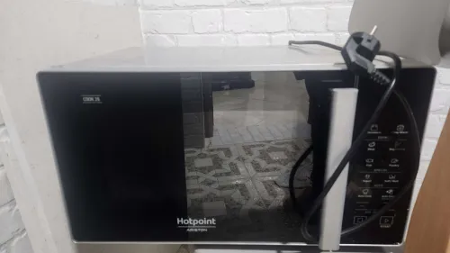 Micro-ondes Hotpoint Ariston très bon état Alger