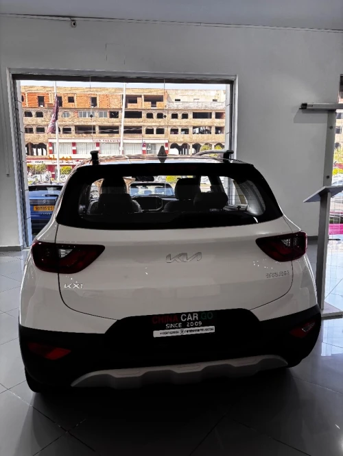Kia KX1 2026 BLANCHE AVEC TOIT NOIR