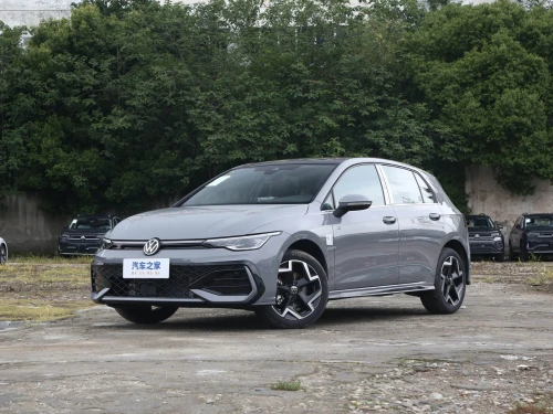 Volkswagen Golf 8 2025 R-Line