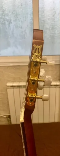 YAMAHA C80 BOIS ROUGE