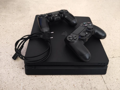 Play 4 