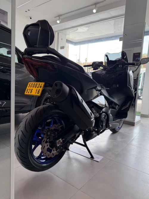 Yamaha T max 563 2026