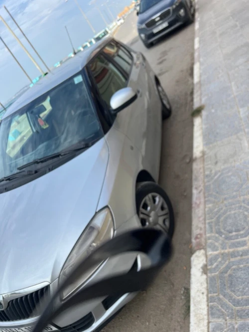 Skoda Fabia 2012 1.2essence avec climatisation 0choc avec qlq retouche
