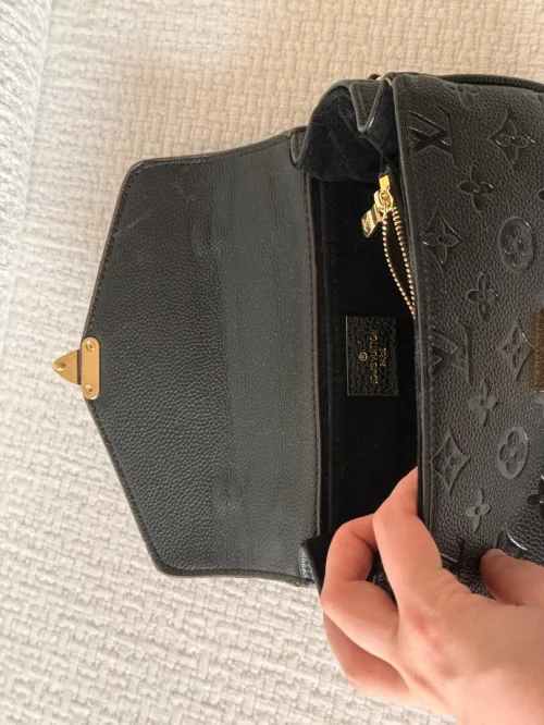 Louis Vuitton Métis Pochette East West