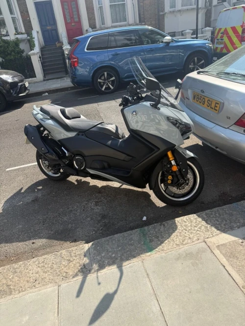 YAMAHA TMAX 560 2026