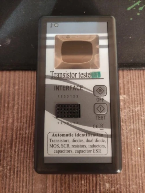    Testeur de transistor MOSFET..