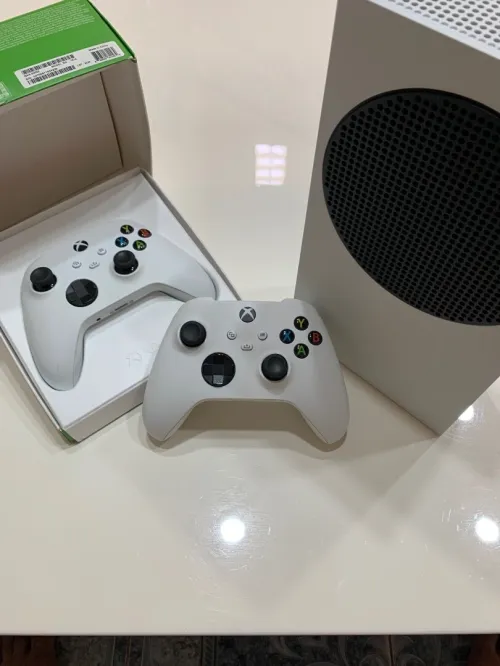 Xbox séries s 512 gb avec 2 manette original 