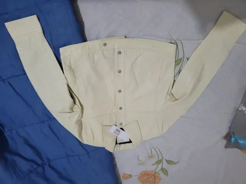 Veste each x other