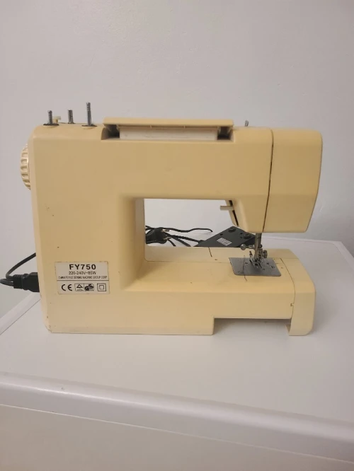 Machine a coudre Yamata