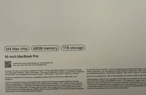 Neuf MacBook Pro 16 pouces M4 MAX CPU 16 cœurs GPU 40 cœurs Mémoire unifiée 48 Go Stockage SSD 1 To