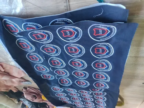 Broderie industrielle et fabrication d'ecussons 