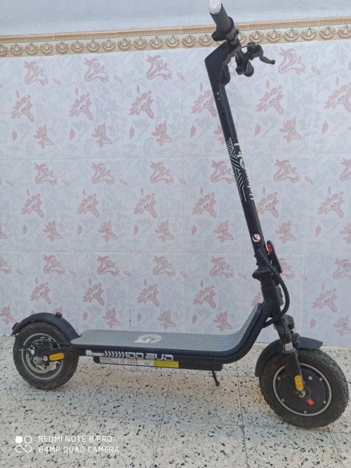 Trottinette Urban Glide électrique état neuf