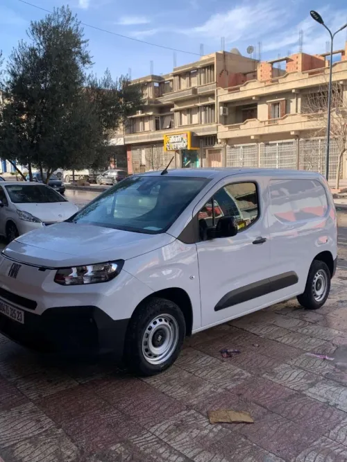 Fiat Doblo 2025 3 PLACE