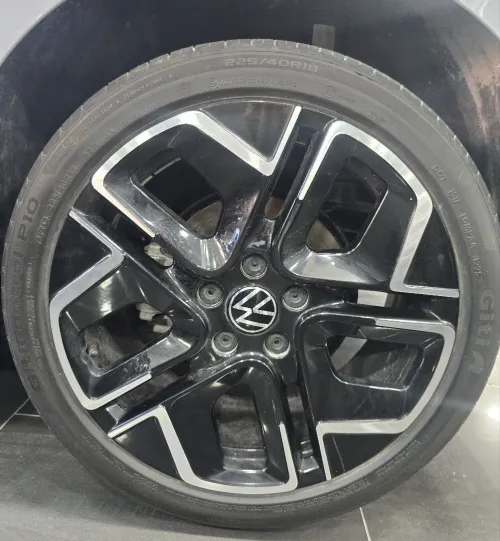 Volkswagen Golf 8.5 2025 R-line
