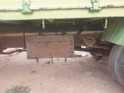 تويوتا B30 1985