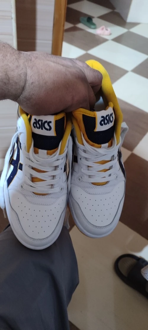 Je met en vente des baskets pour hommes