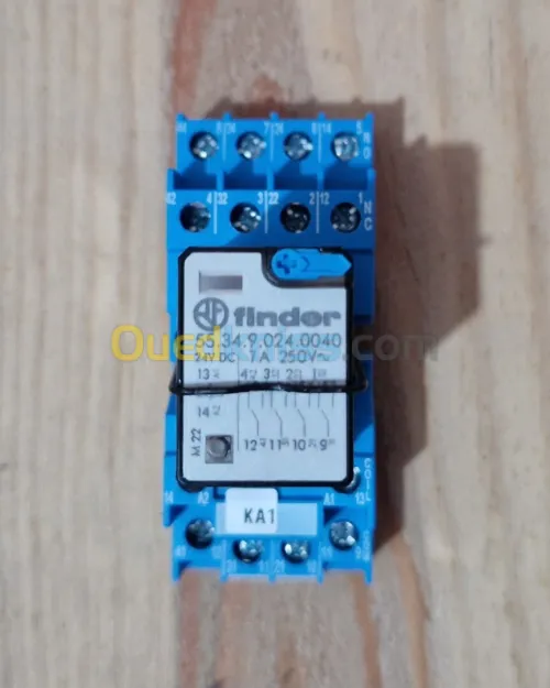Relais Finder 55.34.9.024.0040 + socle 094.51 + étrier de fixation