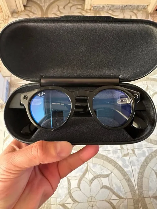 Rayban stories round
