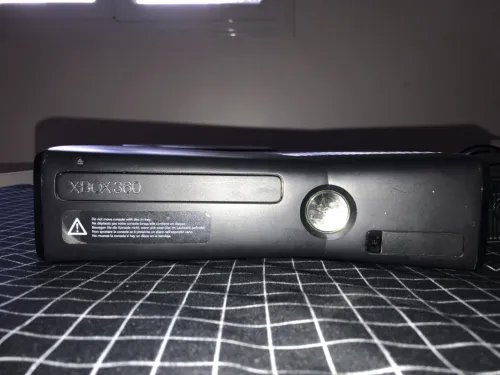 Xbox 360 slim à vendre