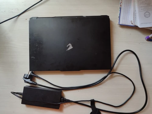 Laptop Gaming GIGABYTE AORUS 15XE RTX 3070 Ti - RTX3070Ti - 16gb RAM - 1To SSD - i5 12500H - avec la Boîte -PROMOTION
