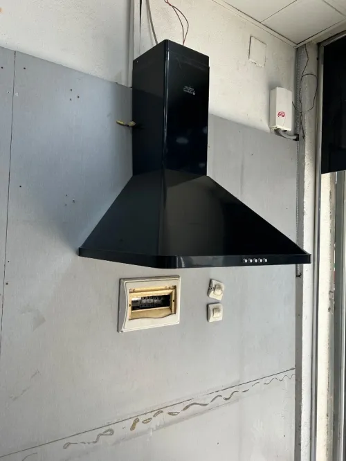 Plaque et hotte ariston