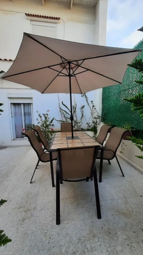 Table de jardin carrelée + 6 chaises