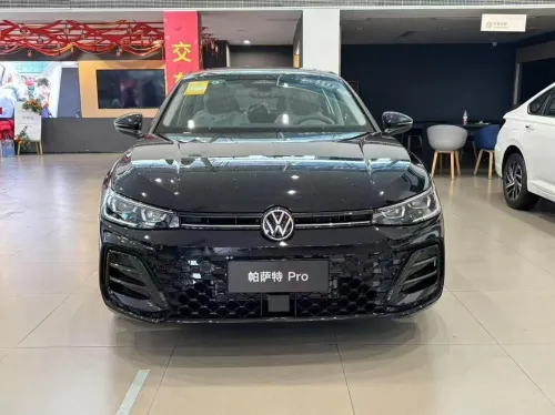Volkswagen Passat 2026 Pro300TSI Dragon Edition