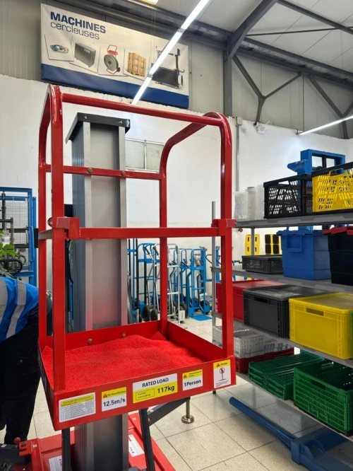 Nacelle élévatrice mono-mât en aluminium  YBC0.1-8
