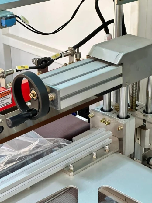 Soudeuse automatique en continu haute cadence YS-ZB-5B