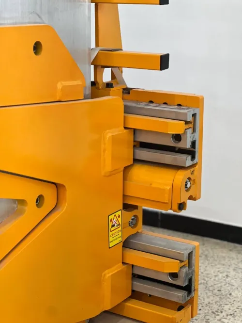 Pince à cartons pour chariots élévateur CCS15E-006B