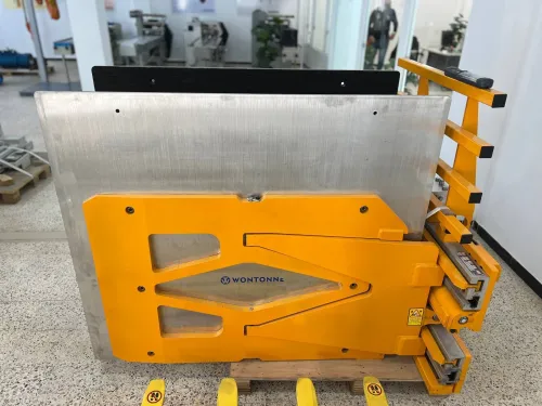 Pince à cartons pour chariots élévateur CCS15E-006B