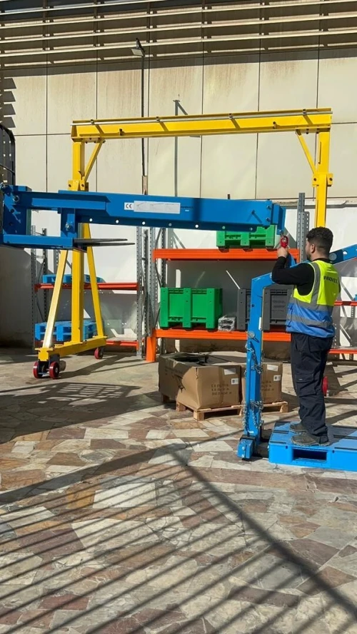 Lève-palettes à fourches réglables à équilibrage automatique CY10