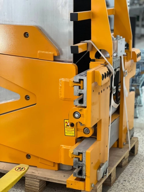 Pince à carton pour chariot élévateur CCS15E-006B