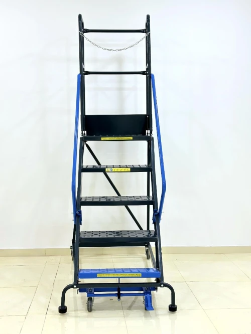 Escabeau à plateforme à immobilisation automatique 5 marches