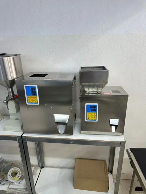 Remplisseuse poudre granule semi-automatique F-999