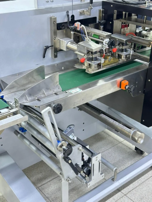 Machine flowpack YC420