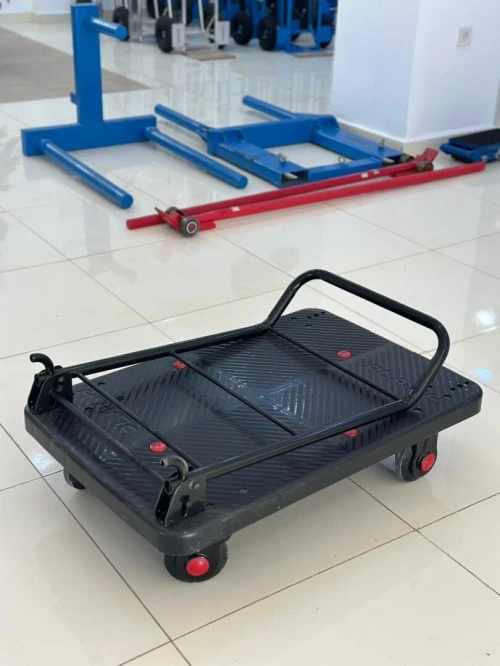Chariot à plateforme noir en plastique PLA300-DX-SF
