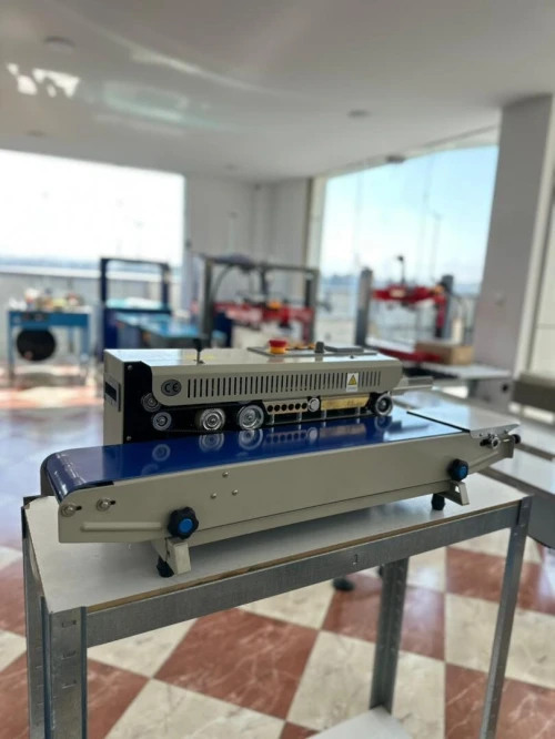 Soudeuse horizontale continue en inox FRB-770I*