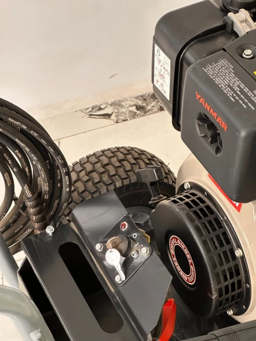 Nettoyeur haute pression professionnel IPC BENZ 200/17 DIESEL