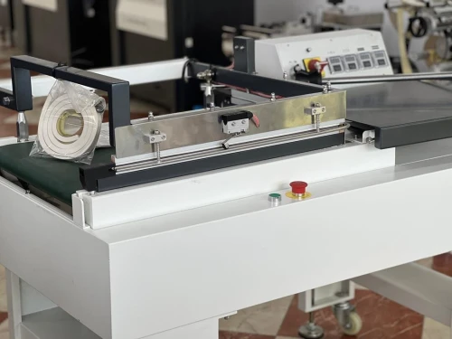 Soudeuse en L semi-automatique YS-SL-6045A