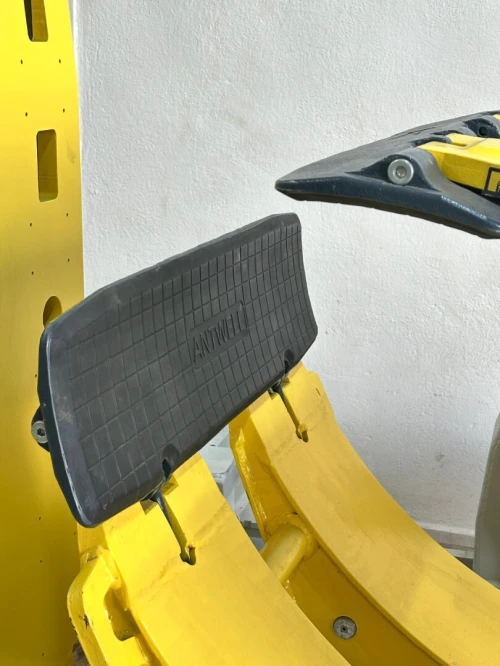 Pince bobine pour chariot élévateur 11RCP20B107