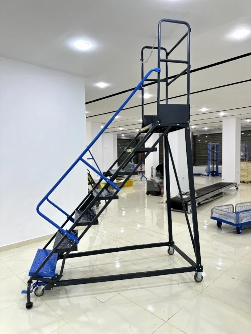 Escabeau à plateforme à immobilisation automatique 7 marches