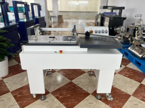 Soudeuse en L semi-automatique YS-SL-6045A