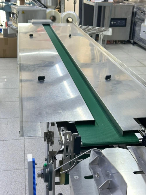 Machine flowpack YC420