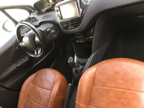 Peugeot 208 2013 Allure