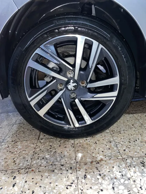 Peugeot 208 2020 Allure